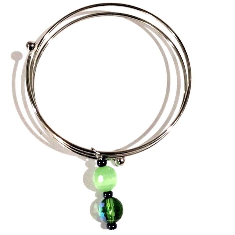 Silver-tone Wire Bangle Bracelet with Green Beaded Charm – Elegant Women Jewelry